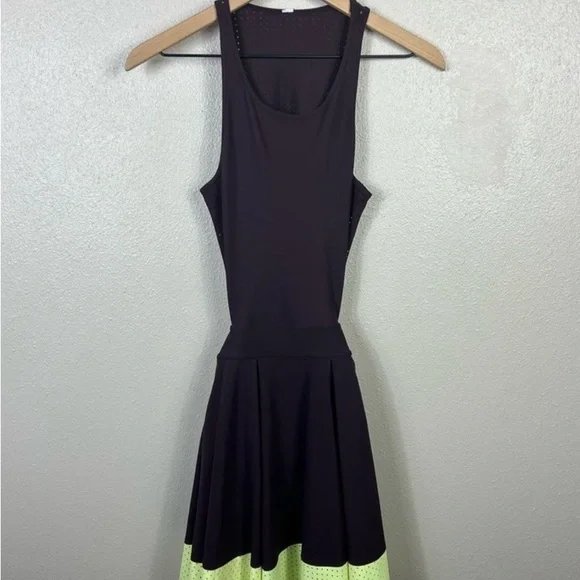 Lululemon rare dress,super cute😍 - Picture 4 of 6